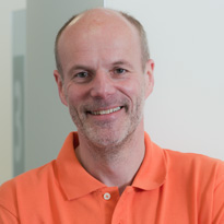 Dr. med. dent. Kai Rixe Dr. med. dent. Kai Rixe